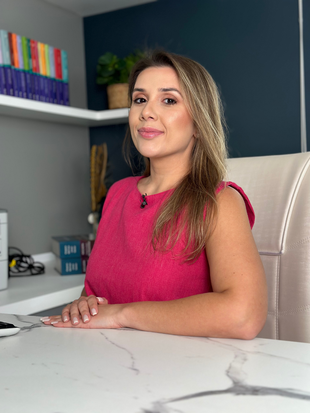 Dra Marjorie Monteiro no consultório